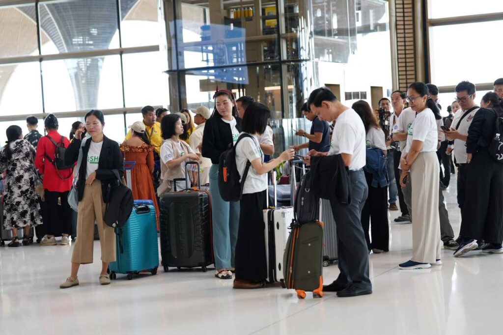 Cambodia's Air Travelers