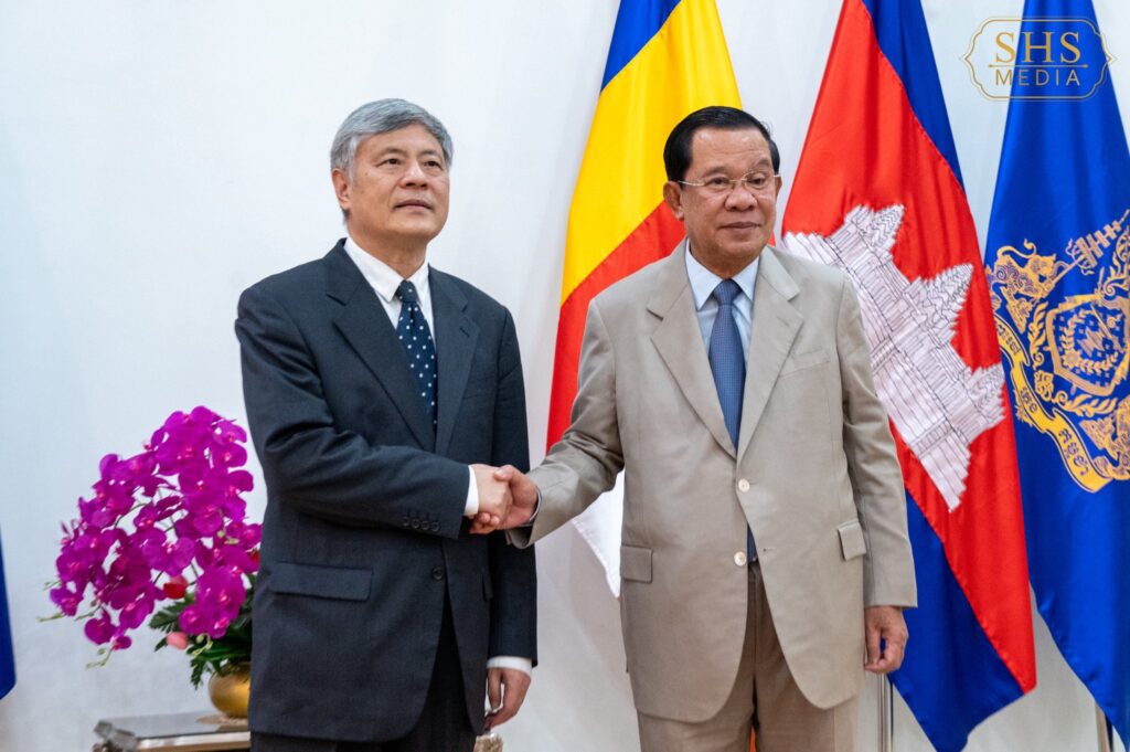 Hun Sen and Xie