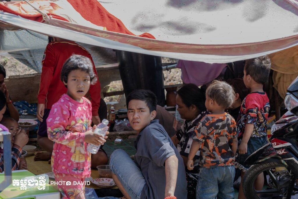 Cambodian displaced children