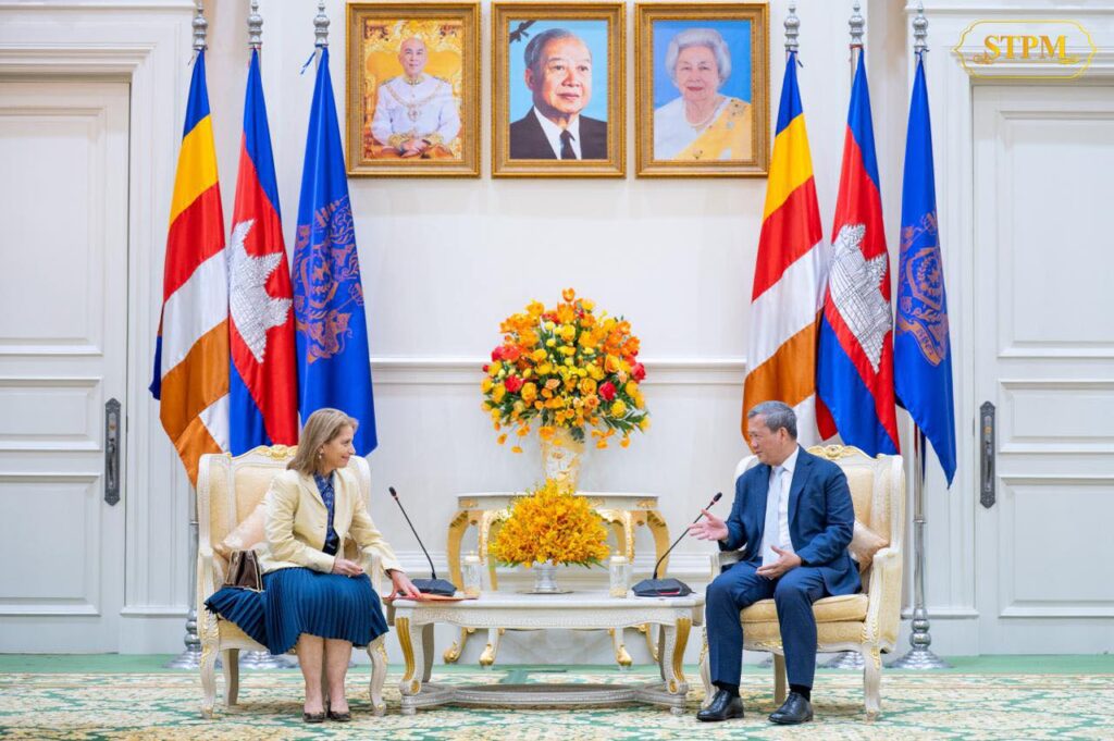 Hun Manet received Vivian Loss Sanmartin
