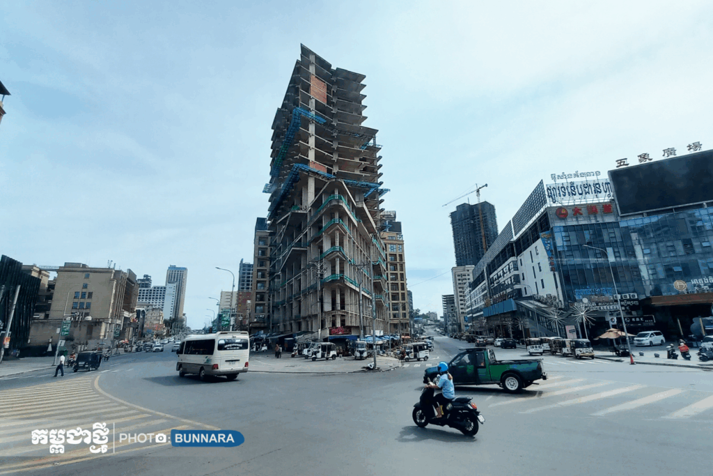 A stalled building in Sihanouville