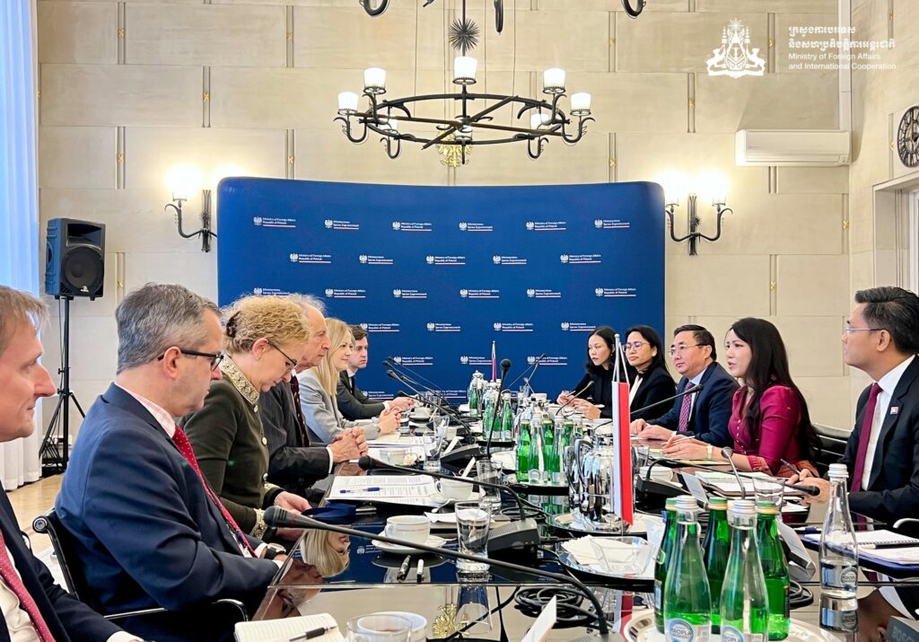 Cambodia and Poland meeting